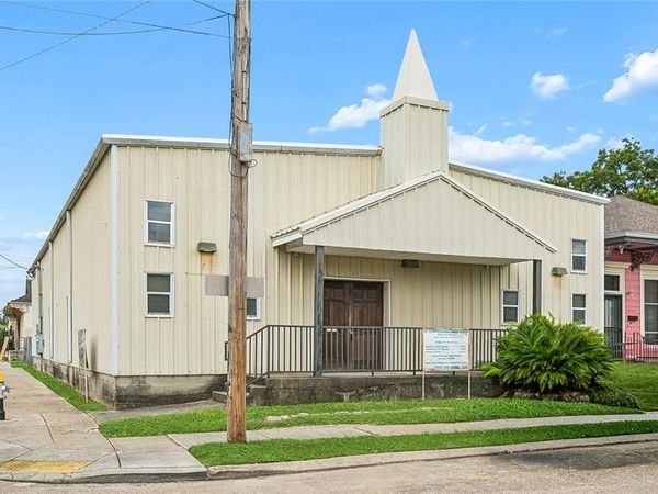 2800 FIRST Street , New Orleans, LA 70113