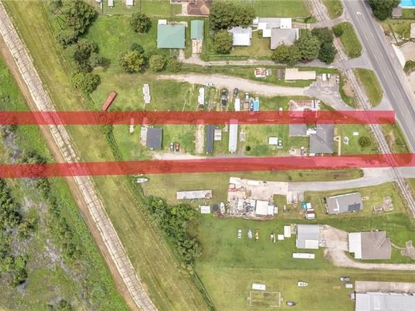 1932 DICARLO Drive , Chalmette, LA 70043