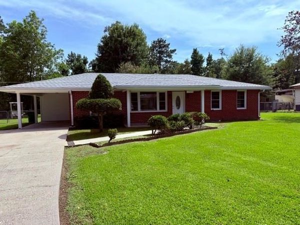 1730 DUPARD Street , Mandeville, LA 70448