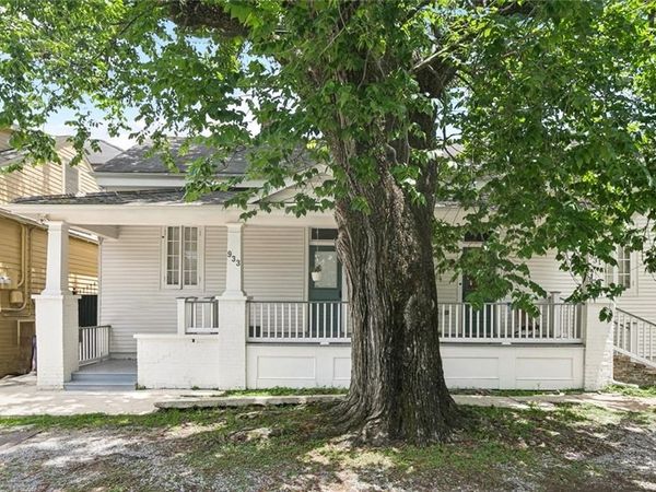 933 HILLARY Street , New Orleans, LA 70118