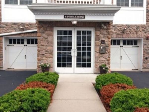 8 Pebble Rd, Woodland Park, NJ 07424