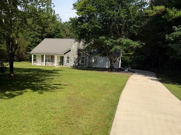 184 Lee Thompson Road, Moreland, GA 30259
