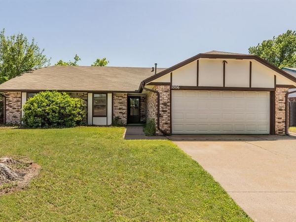 1006 W Neptune Road, Edmond, OK 73003