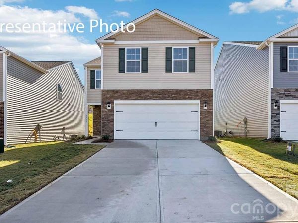 672 13th Avenue Drive NE, Hickory, NC 28601