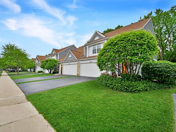 627 N Charter Hall Drive , Palatine, IL 60067