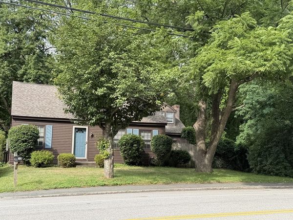 32 River Rd, Andover, MA 01810