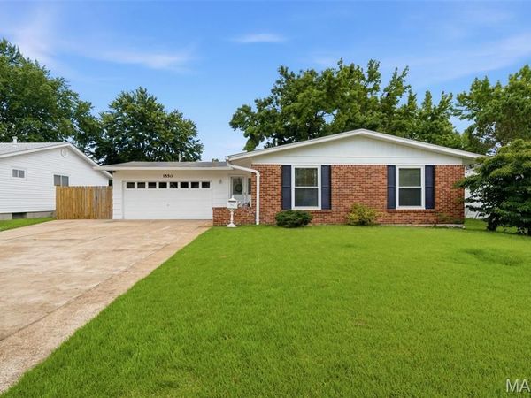 1550 Bristol Drive , Florissant, MO 63031