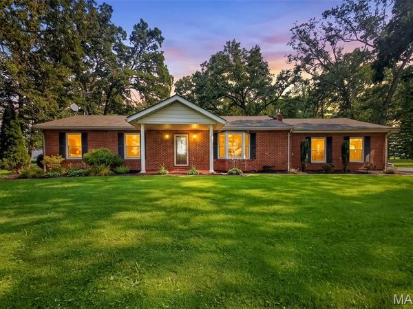 8861 Gilmore Lake Road, Columbia, IL 62236