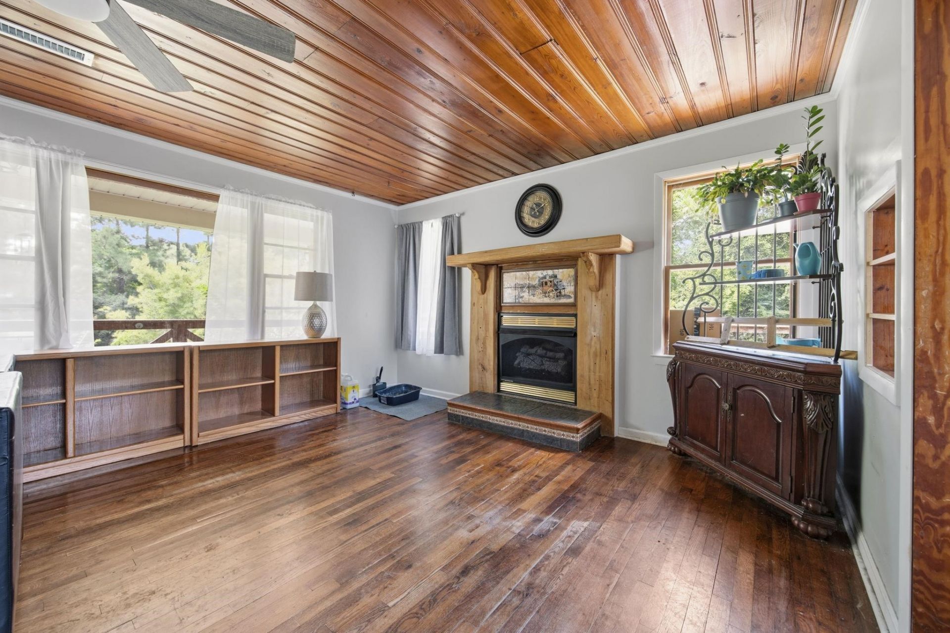 4792 Quiet Ave. Photo 9