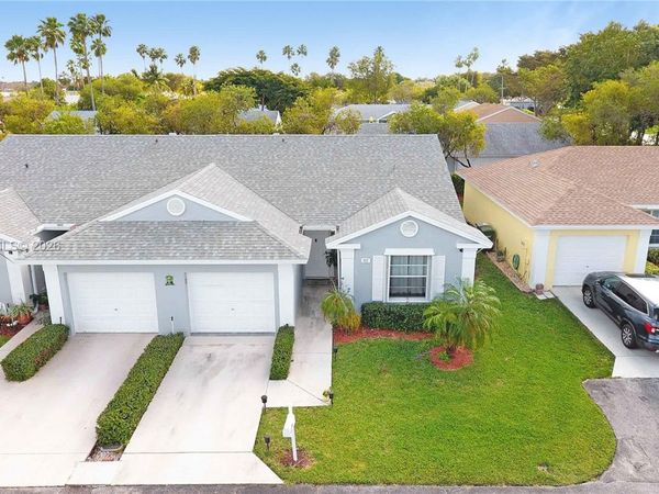 527 SE 21st Dr , Homestead, FL 33033