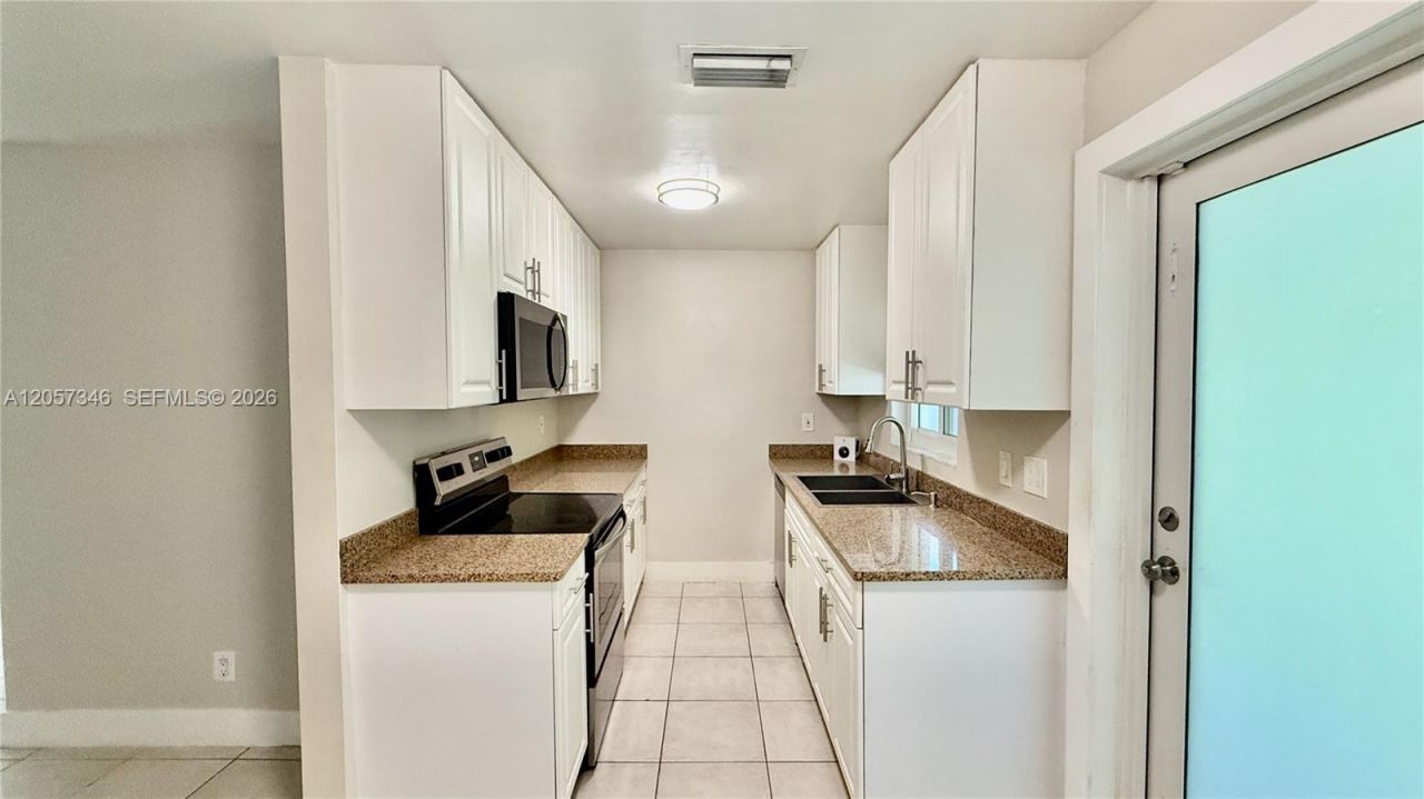 320 Holloway Dr, Plantation, FL 33317 Photo