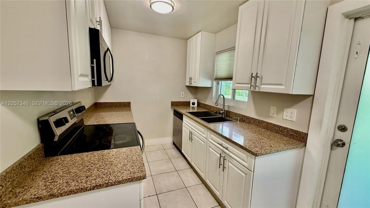 320 Holloway Dr, Plantation, FL 33317 Photo