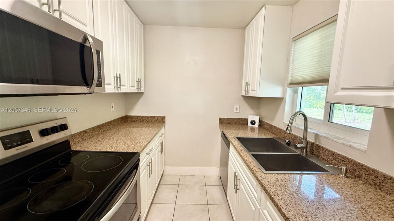 320 Holloway Dr, Plantation, FL 33317 Photo
