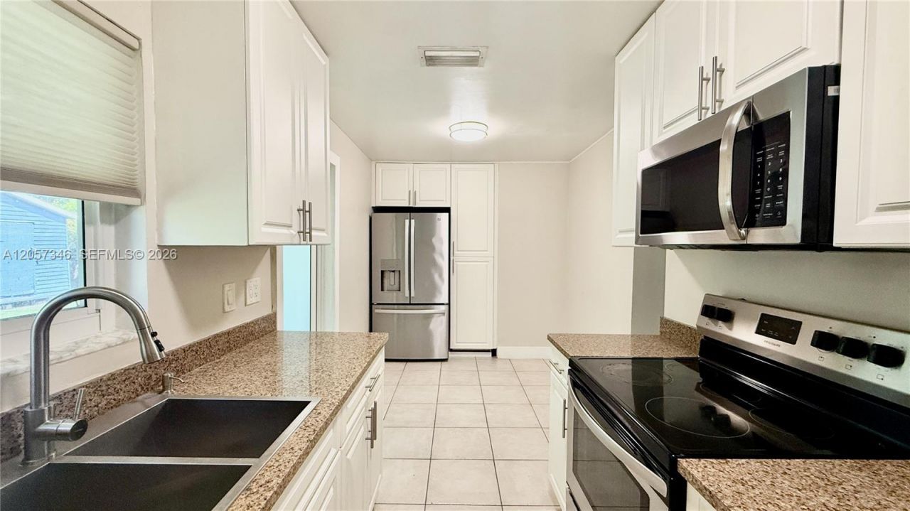 320 Holloway Dr, Plantation, FL 33317 Photo