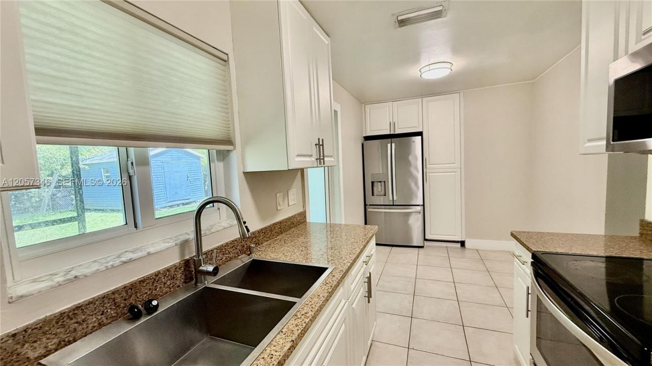 320 Holloway Dr, Plantation, FL 33317 Photo