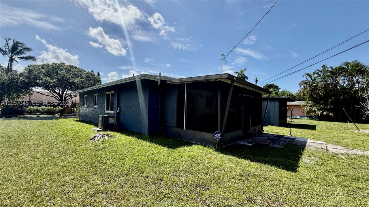 320 Holloway Dr, Plantation, FL 33317 Photo
