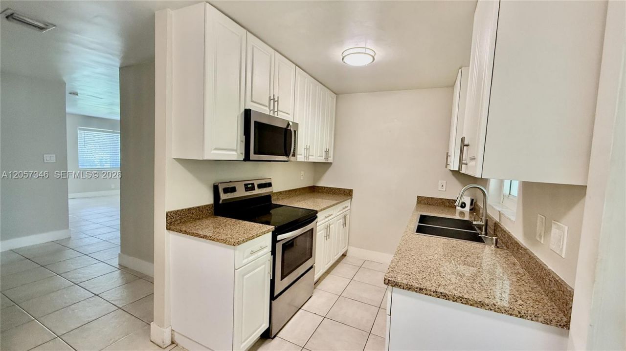 320 Holloway Dr, Plantation, FL 33317 Photo
