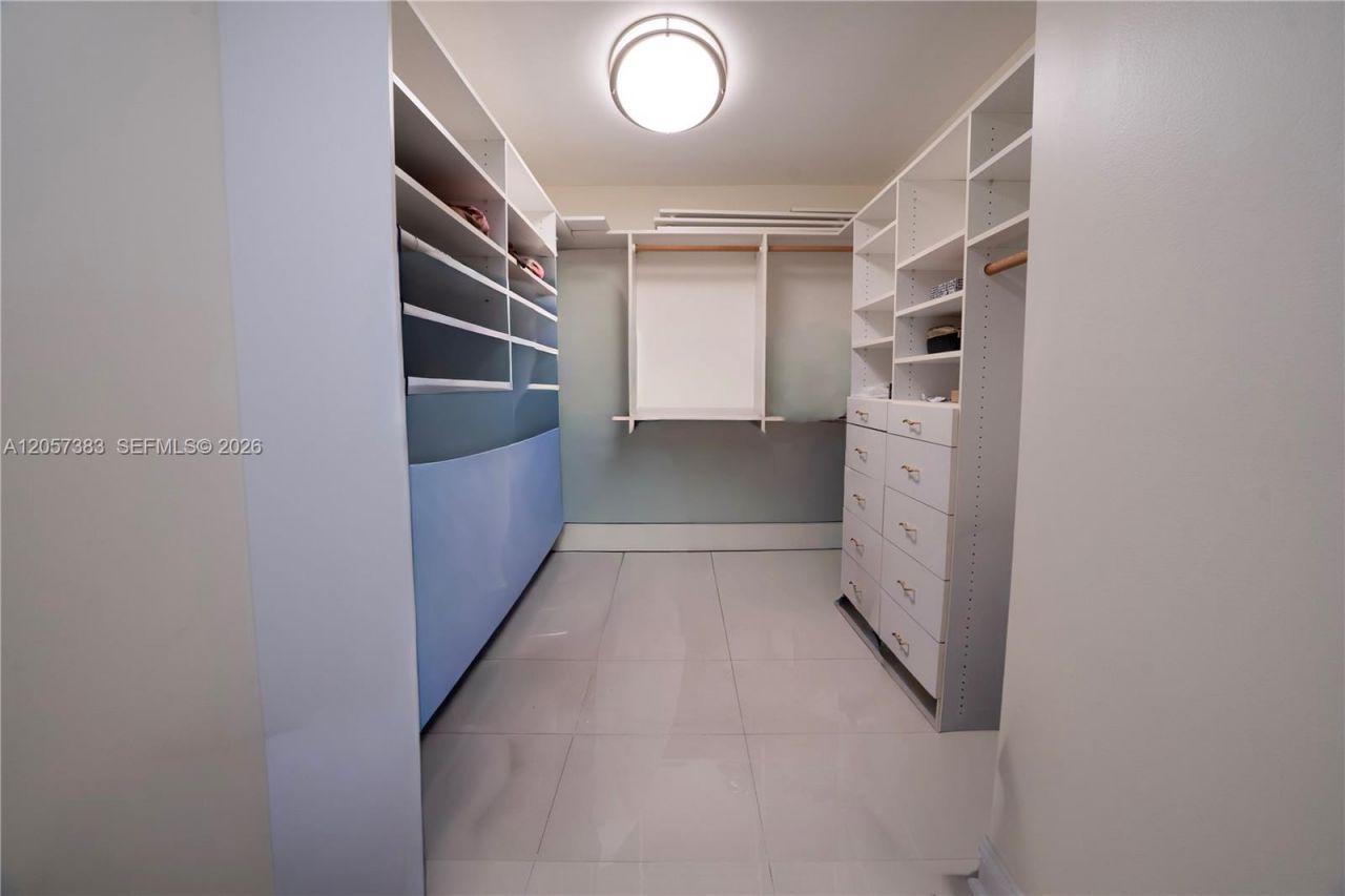 2500 Parkview Dr, Unit 616, Hallandale Beach, FL 33009 Photo