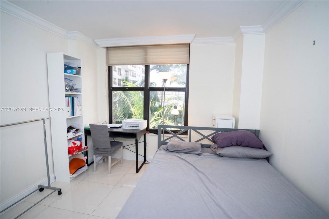 2500 Parkview Dr , Unit 616, Hallandale Beach, FL 33009 Photo