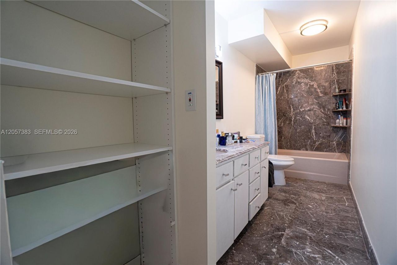 2500 Parkview Dr, Unit 616, Hallandale Beach, FL 33009 Photo