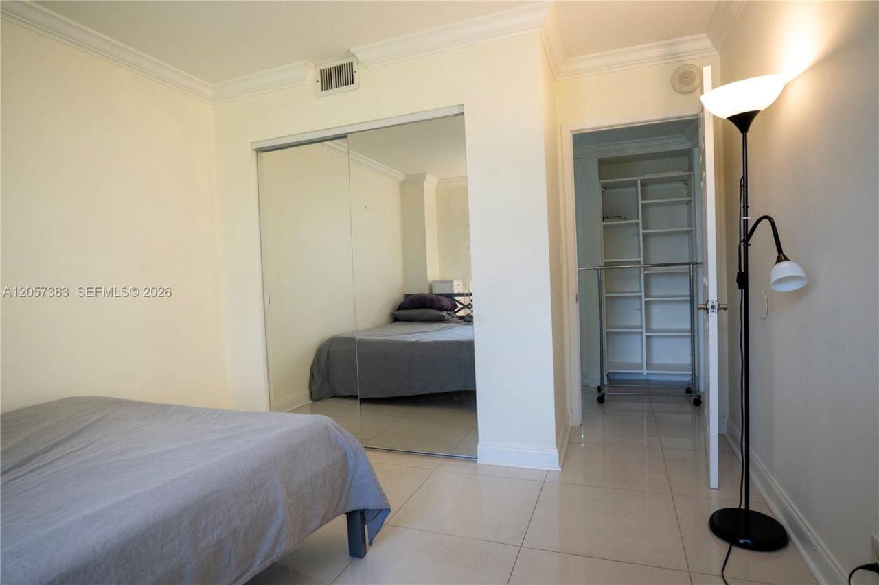 2500 Parkview Dr , Unit 616, Hallandale Beach, FL 33009 Photo