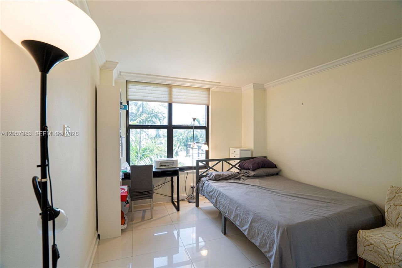 2500 Parkview Dr , Unit 616, Hallandale Beach, FL 33009 Photo