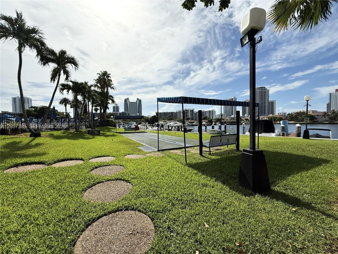2500 Parkview Dr, Unit 616, Hallandale Beach, FL 33009 Photo