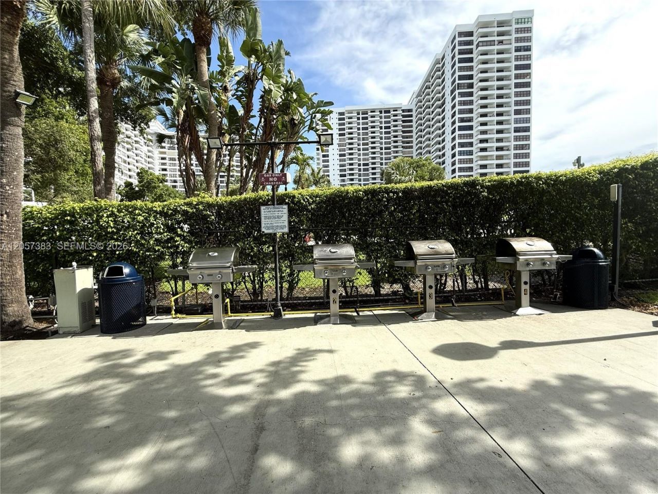 2500 Parkview Dr, Unit 616, Hallandale Beach, FL 33009 Photo