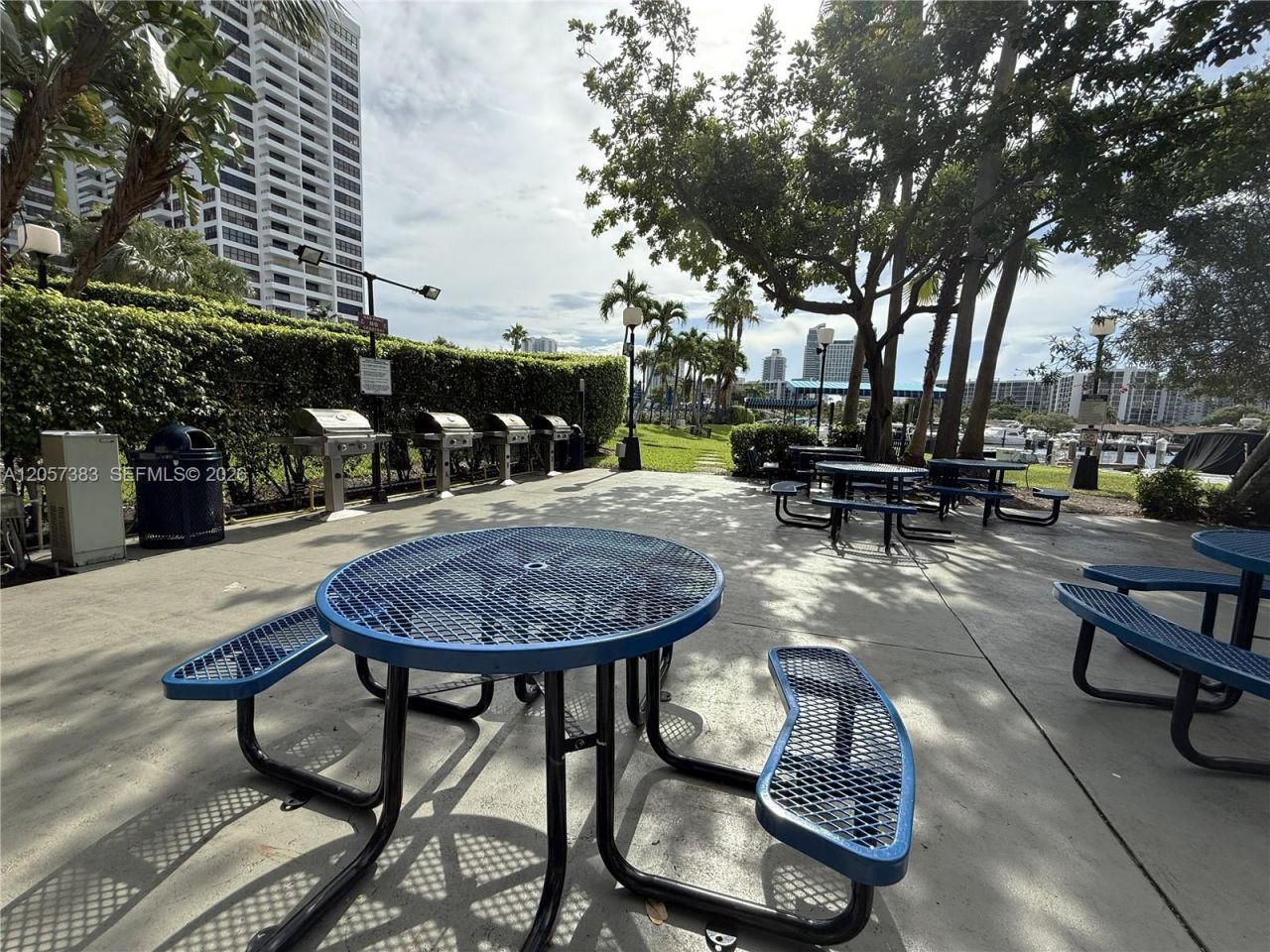2500 Parkview Dr, Unit 616, Hallandale Beach, FL 33009 Photo