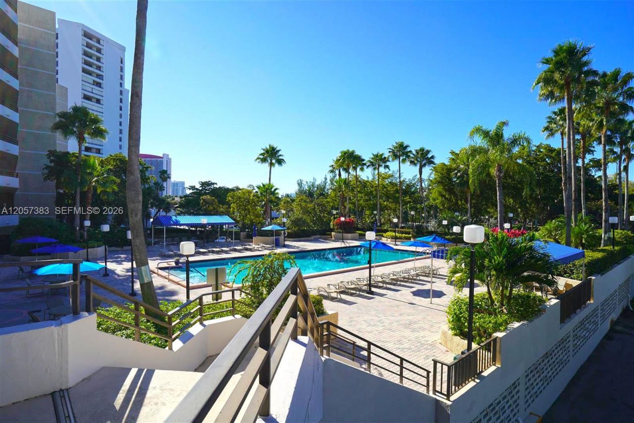 2500 Parkview Dr , Unit 616, Hallandale Beach, FL 33009 Photo