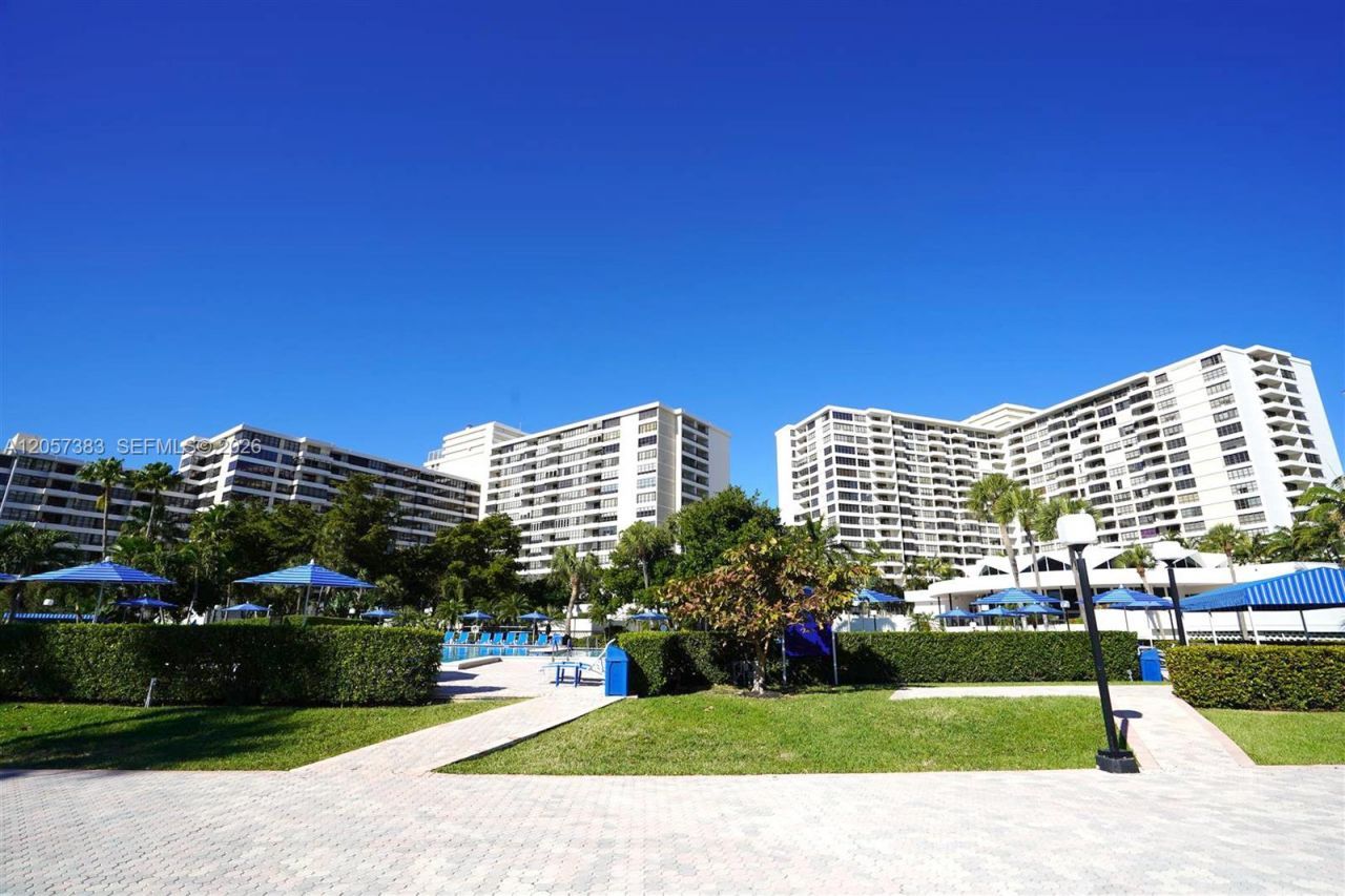 2500 Parkview Dr , Unit 616, Hallandale Beach, FL 33009 Photo
