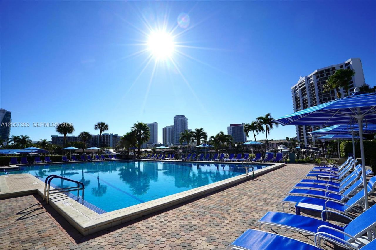 2500 Parkview Dr, Unit 616, Hallandale Beach, FL 33009 Photo