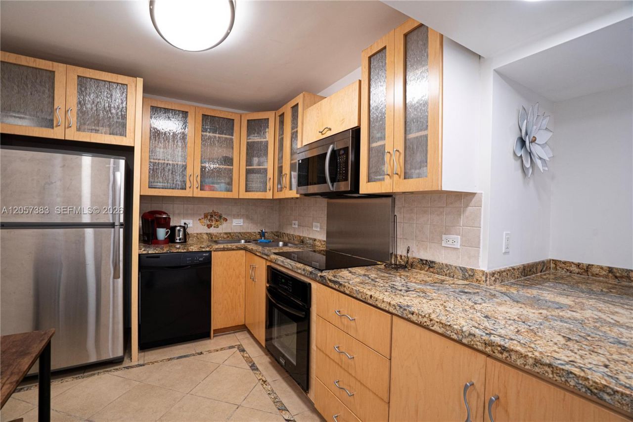 2500 Parkview Dr, Unit 616, Hallandale Beach, FL 33009 Photo