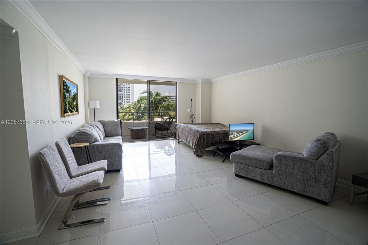 2500 Parkview Dr , Unit 616, Hallandale Beach, FL 33009 Photo