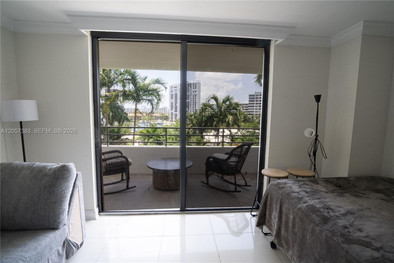 2500 Parkview Dr , Unit 616, Hallandale Beach, FL 33009 Photo