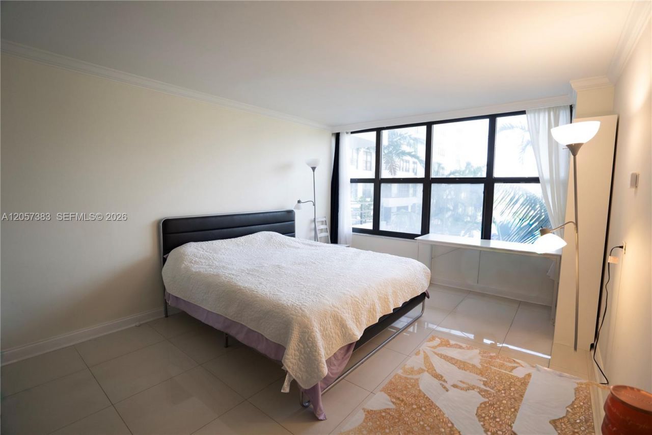 2500 Parkview Dr , Unit 616, Hallandale Beach, FL 33009 Photo