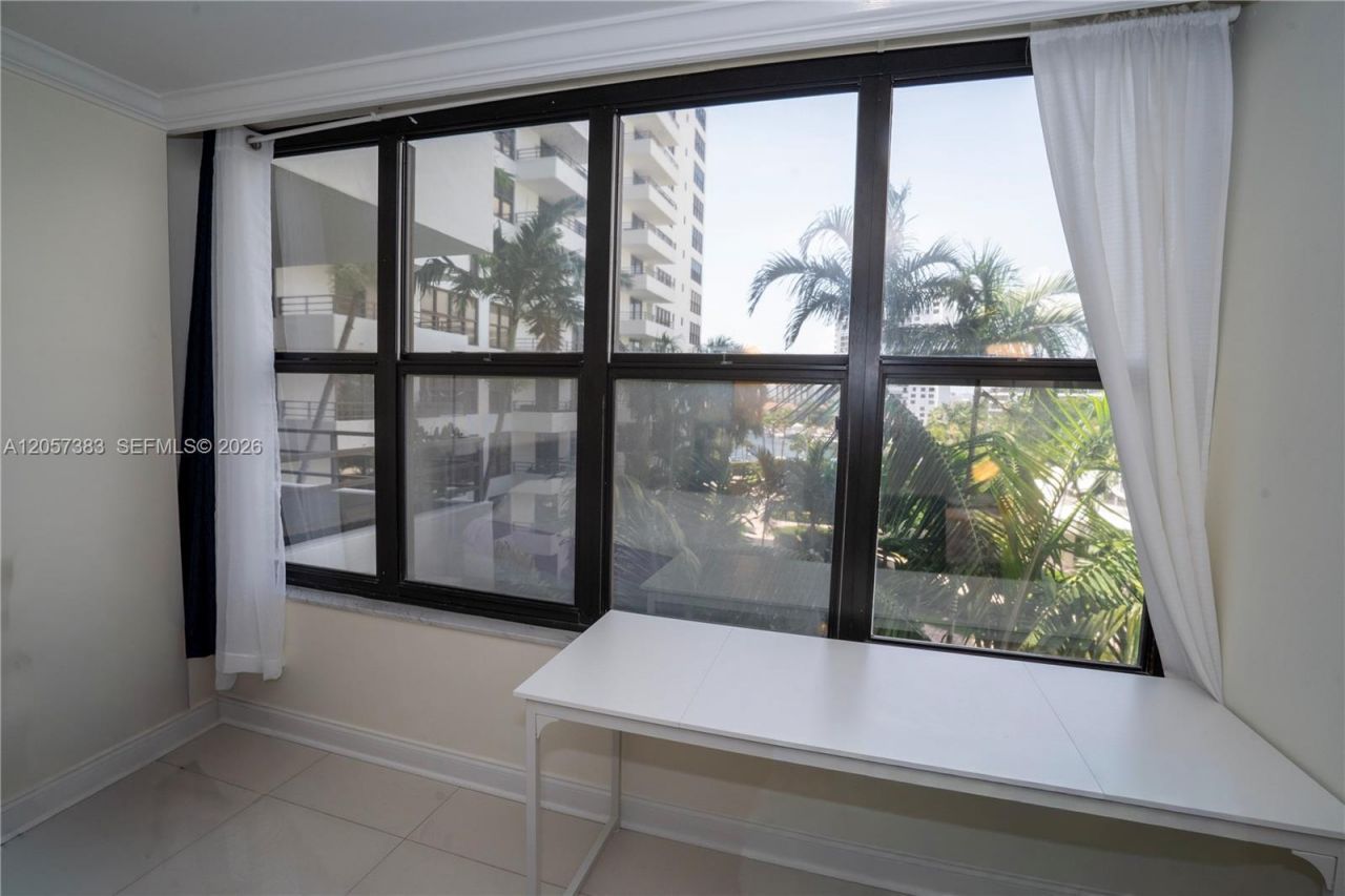 2500 Parkview Dr , Unit 616, Hallandale Beach, FL 33009 Photo