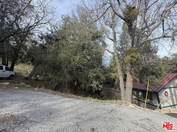 24862 Edelweiss Drive , Crestline, CA 92325