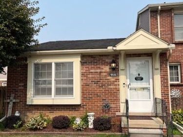 19936 N Great Oaks Circle , Clinton Twp, MI 48036