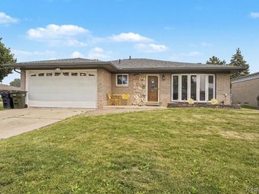 37400 Hacker Drive , Sterling Heights, MI 48310