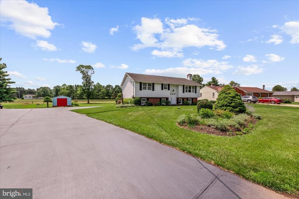 109 ROBERTS AVENUE Quakertown, PA 18951