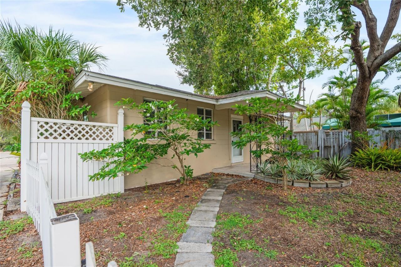 3917 Royal Palm Avenue , Sarasota, FL 34234 Photo