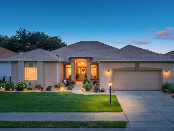 25524 LAUREL VALLEY ROAD , LEESBURG, FL 34748
