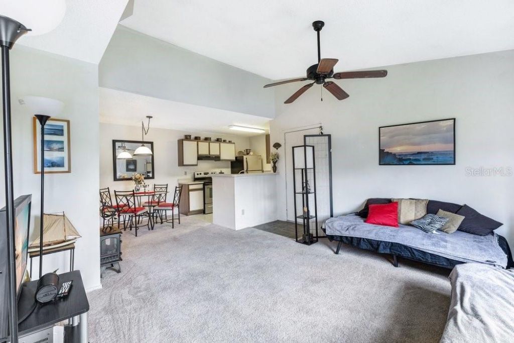 2231 Cascades Boulevard , Unit 304, Kissimmee, FL 34741 Photo