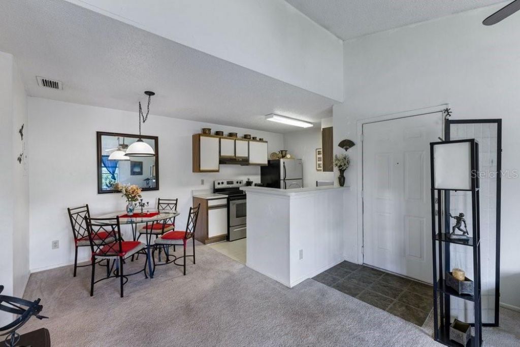 2231 Cascades Boulevard , Unit 304, Kissimmee, FL 34741 Photo