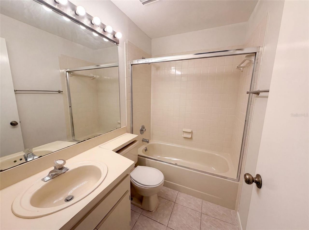 8613 Cottonway Lane , Tampa, FL 33635 Photo