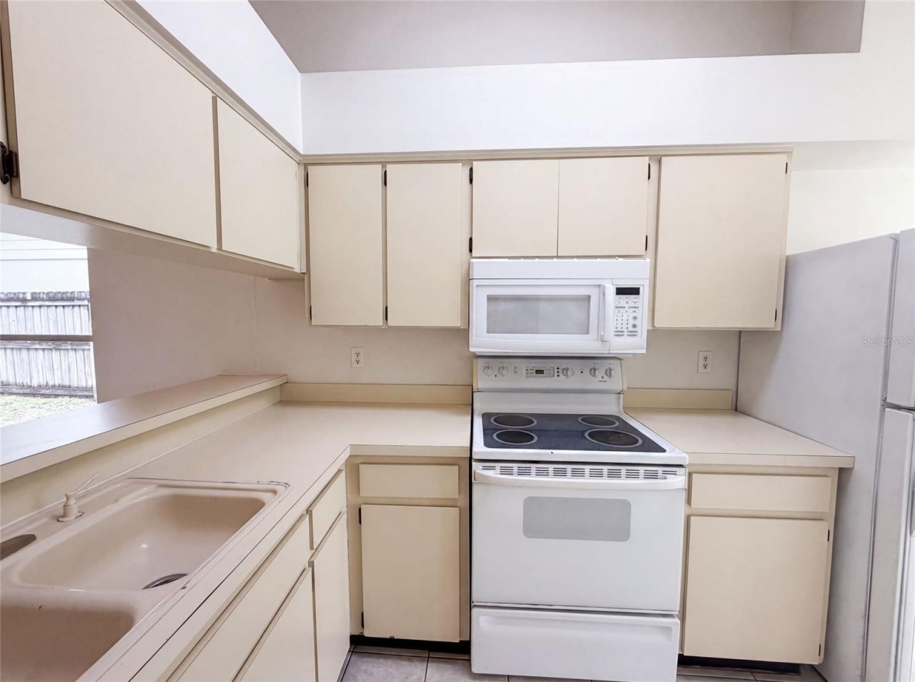 8613 Cottonway Lane , Tampa, FL 33635 Photo