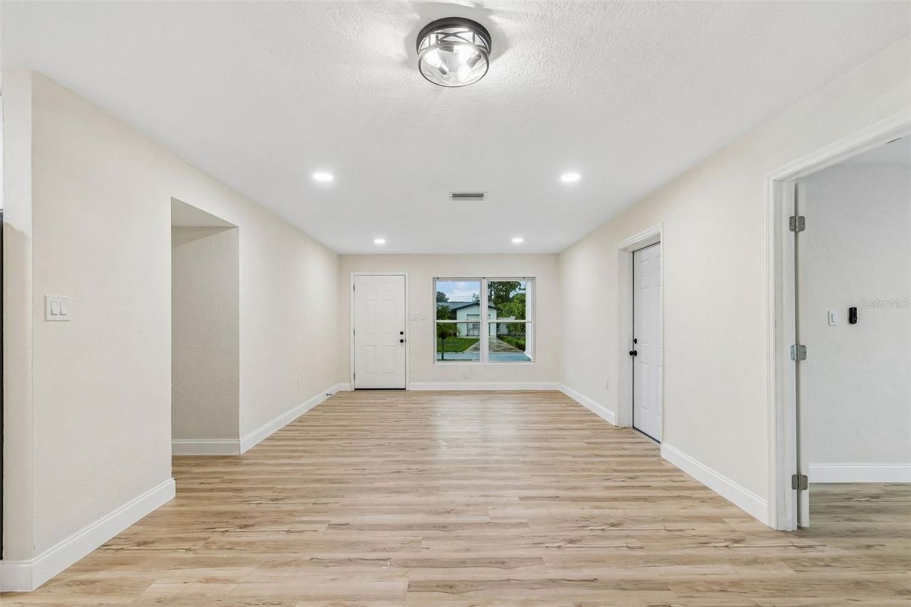 6781 33rd Avenue N, Saint Petersburg, FL 33710 Photo