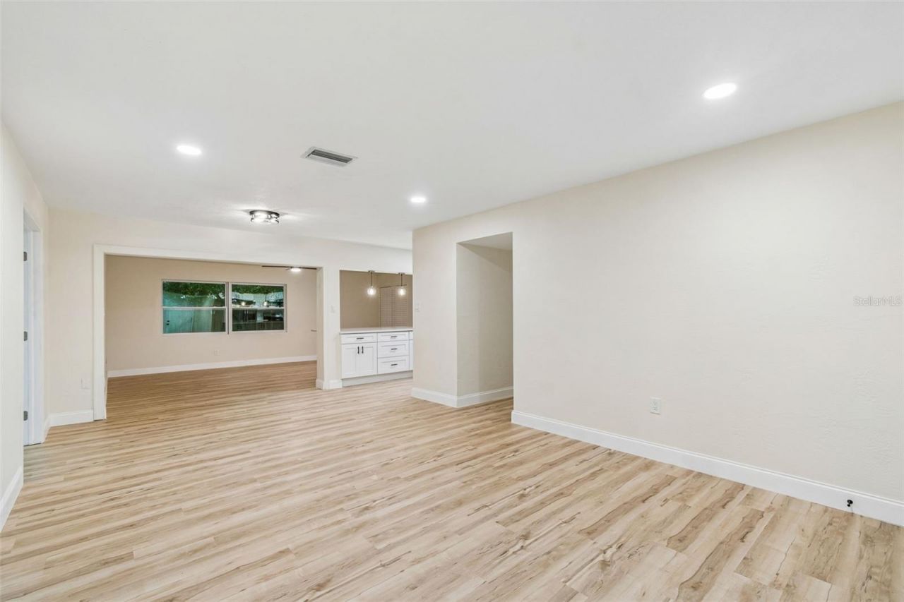 6781 33rd Avenue N, Saint Petersburg, FL 33710 Photo