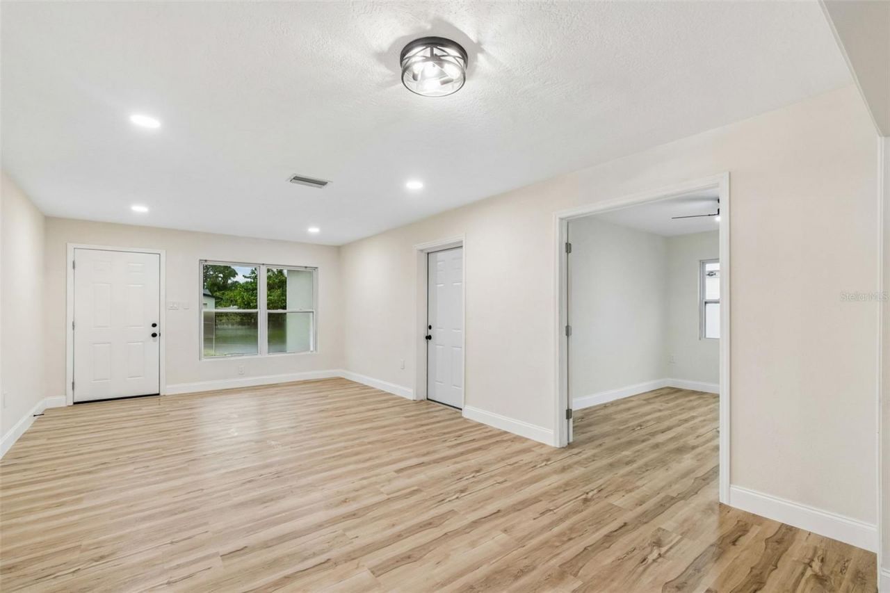6781 33rd Avenue N, Saint Petersburg, FL 33710 Photo